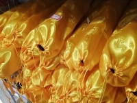 10月27日，靠譜的手工加工項目，在家做串珠手工掙錢，手工之家的手工項目很人性化，圖為勵志珠珠繡串珠手工產(chǎn)品剪影
