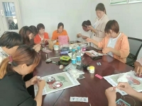 重管理，抓質(zhì)量，講效率，珠繡手工工作室越做越大