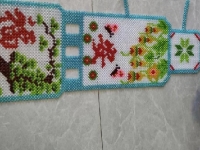 2月24日，帶回家做的手工項目，靈活就業(yè)串珠手工，手工之家對合作人員始終是以誠相待，圖為勵志珠珠繡串珠手工產(chǎn)品剪影
