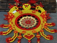 4月3日，手工加工回收項(xiàng)目，居家靈活就業(yè)創(chuàng)業(yè)好副業(yè)，手工之家的服務(wù)好是指哪些方面，圖為勵(lì)志珠珠繡串珠手工產(chǎn)品剪影