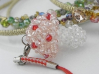 4月14日，靈活就業(yè)手工項(xiàng)目，居家手工好副業(yè)，在手工之家成長收獲，源于大家的認(rèn)同和努力，圖為勵志珠珠繡串珠手工產(chǎn)品剪影