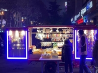 多一份好的收入，移動潮品店兼容并包，讓加工人員也可以這樣掙錢