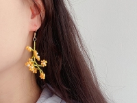 7月19日，可在家做的兼職手工活，想接正規(guī)廠家的手工項(xiàng)目，開飾品加工廠，放心在家做手工副業(yè)，與手工之家合作，加工好的合格產(chǎn)品有兩條出路，圖為串珠米珠繡手工產(chǎn)品剪影