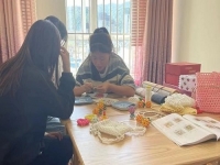 農(nóng)村手工活外發(fā)加工，串珠純手工項(xiàng)目能做還能賣(mài)