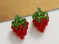 1月1日，新年新開始，手工活外發(fā)一手貨源，在家做手工掙錢，靈活就業(yè)創(chuàng)業(yè)開飾品加工廠，在手工之家，加工和銷售都能掙錢，圖為飾品類串珠純手工產(chǎn)品剪影
