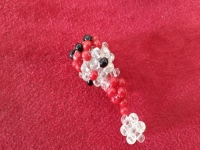 6月28日，正規(guī)手工活接單平臺(tái)，手工加工回收項(xiàng)目，開(kāi)手工加工廠，手工之家重服務(wù)、重合作，圖為串珠米珠繡純手工產(chǎn)品剪影