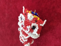 7月25日，在家可以做的工作，拿回家做的手工項(xiàng)目，做手工傳承官，與手工之家合作，因?yàn)榭春眠@里、相信這里，圖為串珠米珠繡純手工產(chǎn)品剪影