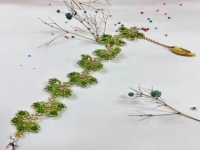 9月7日，手工活拿回家做在哪里找，靈活就業(yè)創(chuàng)業(yè)，做手工傳承官，在手工之家，了解清楚是合作的基礎(chǔ)，圖為串珠米珠繡純手工產(chǎn)品剪影