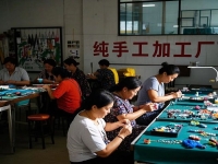 普通家庭致富好門路，在家低成本開(kāi)純手工加工廠，收入好，一家人都能上手