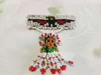 3月1日，外發(fā)手工正規(guī)平臺，兼職手工在家可做，小成本創(chuàng)業(yè)開手工加工廠、做手工傳承官，與手工之家合作，大家都有滿意的地方，圖為串珠米珠繡純手工產(chǎn)品剪影