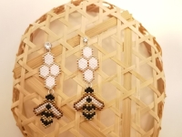 串珠米珠繡純手工產(chǎn)品展示，精美精致的飾品類手工之耳釘