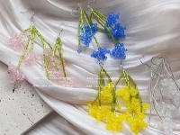 5月12日，在家就能賺錢(qián)的工作，拿回家做的手工，小成本創(chuàng)業(yè)做手工工作室，手工之家的純手工都是多勞多得，圖為串珠米珠繡純手工產(chǎn)品剪影