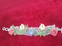 8月23日，手工兼職招聘信息，居家靈活就業(yè)副業(yè)創(chuàng)業(yè)，微創(chuàng)業(yè)做手工工作室，選手工之家，這里合作方式多、掙錢業(yè)務(wù)多，圖為串珠米珠繡純手工產(chǎn)品剪影