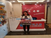邯鄲磁縣韓女士來手工活之家考察，找到正規(guī)可靠的手工活串珠