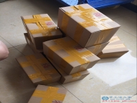 手工活之家業(yè)務(wù)忙訂單多，忙壞天天快遞員小哥正在手工活之家收件中