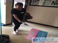 在農(nóng)村有什么代加工手工活嗎？2016年9月3日手工活之家客戶來(lái)送紙抽盒作品了！