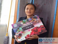 江西宜春制衣廠胡女士工作之余做手工活賺錢(qián)增收入