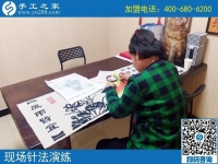 “手工活手工活，這里有你想要的正規(guī)手工活！”河南焦作趙大姐宣傳說
