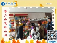 11月7日，正規(guī)手工活外發(fā)加工，正規(guī)供料的手工活，是指這里沒有押金的手工活，手工之家接待考察加工客戶剪影