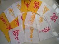 暑假里自由安排時間的掙錢方法，廣東信宜張女士選擇珠繡可以在家做的手工活