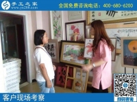 可以在家做的簡單手工活，這位女士選擇手工之家串珠繡