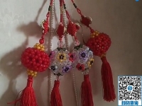 純手工串珠掛件時尚漂亮，手工活之家立體串珠類手工藝品品種多