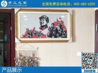 手工之家企業(yè)里掛滿了裝裱好的平面珠繡，大氣、漂亮
