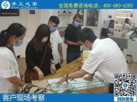 5月23日，拿到家做的手工活，手工活賺錢，就選有歷史、服務好的老手工企業(yè)，手工之家接待考察加工客戶剪影
