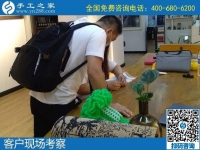 7月3日，58同城手工活外發(fā)加工，找到可以拿回家做的手工活選勵志珠珠繡。手工之家接待考察合作加工客戶剪影