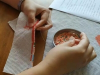 客戶問：做手工之家勵志珠繡手工活的合格率是多少？