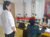 5月29日，想接正規(guī)廠家的手工活，拿回家做的手工活，要觀察，要考察，更要行動，圖為手工之家接待考察合作加工客戶剪影