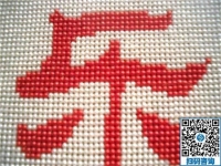 在家做手工活串珠子，空閑時(shí)間賺錢補(bǔ)貼家用