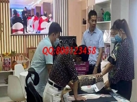 9月11日，把手工活拿回家做，選擇勵志珠珠繡外發(fā)手工活，因為這是對非遺傳統手工的傳承和創(chuàng)新，圖為手工之家接待考察合作加工客戶剪影