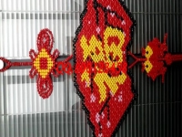 9月23日，可以帶回家做的手工活兼職和創(chuàng)業(yè)好項目，可信可靠，產品設計精美、種類豐富，就在手工之家，圖為勵志珠珠繡串珠產品實拍