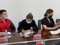 10月5日，想接正規(guī)廠家的手工活，手工活代加工項(xiàng)目，大家選擇這個(gè)可信可靠的珠繡手工，圖為手工之家第五期優(yōu)秀繡娘培訓(xùn)會(huì)剪影