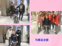 10月14日，手工活拿回家做，想接正規(guī)廠家的手工活，選擇非遺項(xiàng)目勵(lì)志珠珠繡的人很多，圖為手工之家歷次優(yōu)秀繡娘培訓(xùn)會(huì)部分參訓(xùn)人員與郝總合影