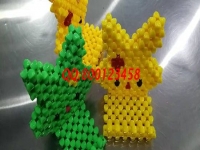 10月17日，可以帶回家做的手工活，手工之家的外發(fā)手工活是這樣交付成品的，圖為勵(lì)志珠珠繡串珠成品實(shí)拍