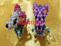 11月26日，不分人群，做珠繡串珠外發(fā)手工活加工項(xiàng)目，大家都選手工之家，圖為勵(lì)志珠珠繡串珠成品實(shí)拍