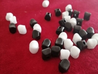 在家做這份珠繡串珠加工手工活，每周五都可以領(lǐng)取加工費(fèi)