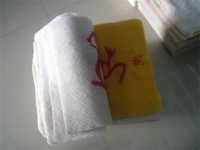 農(nóng)村婦女愛上串珠手工活，靠勤勞雙手增收